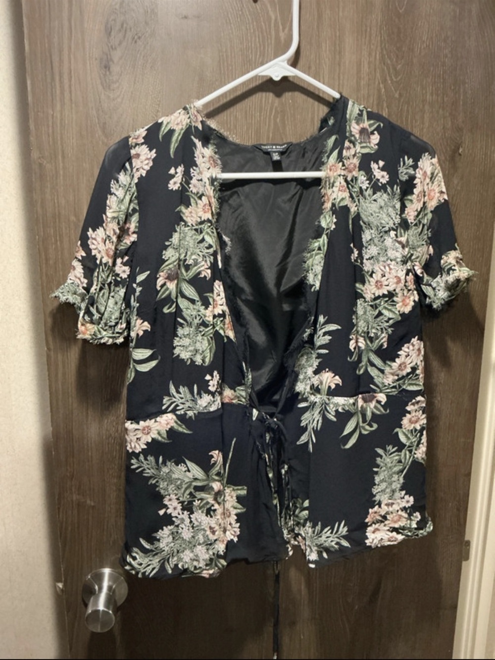 Lucky Brand Black Floral Tie-Front Short Sleeve Top